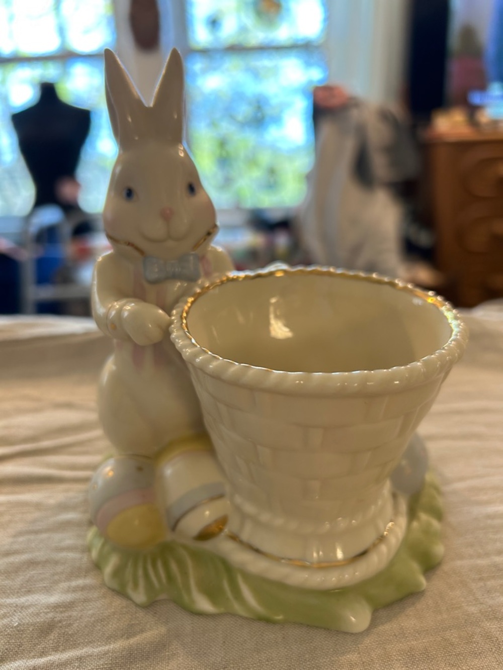 Lenox White and Gold Porcelain Accent Piece